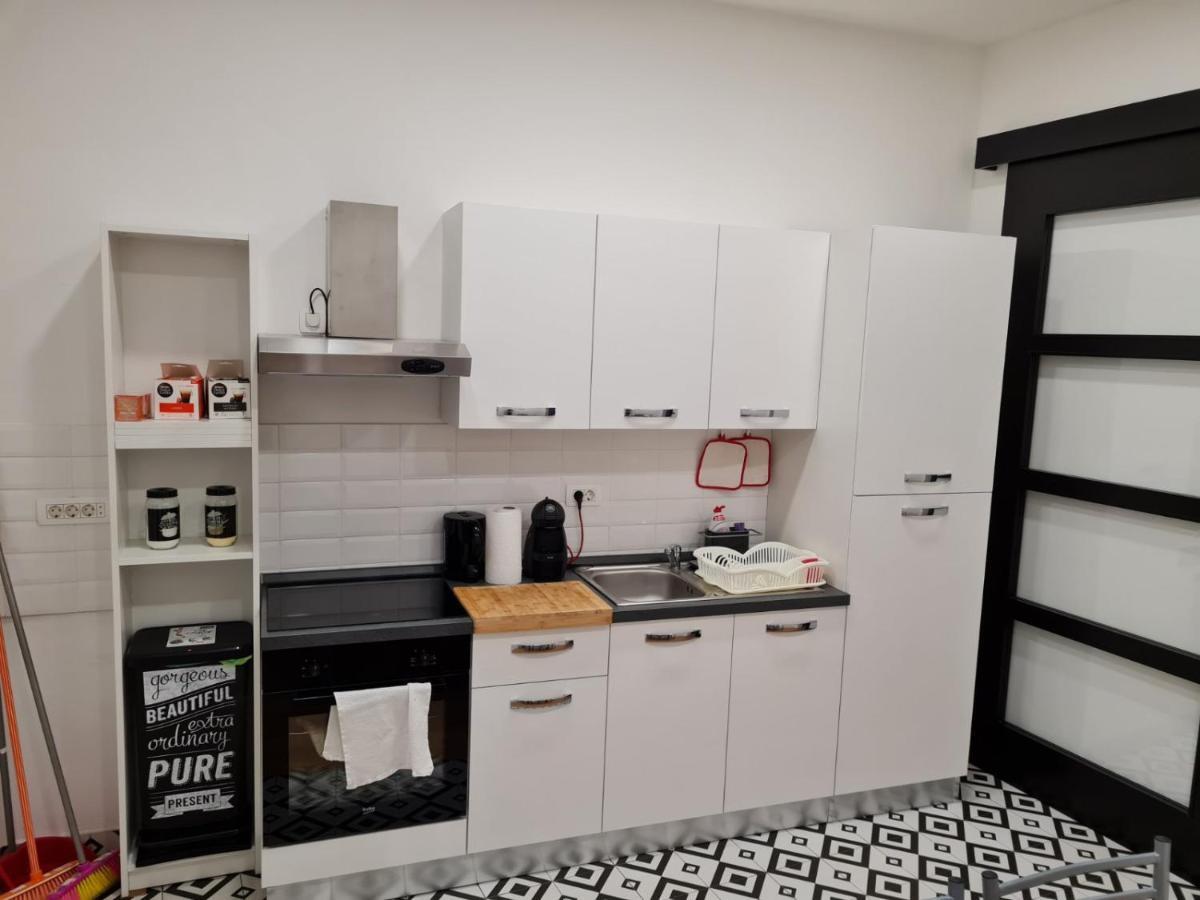 Apartman Nevenka Apartment วาราชดีน ภายนอก รูปภาพ